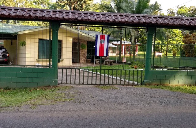 House close to beatiful places in the tropical of Costa Rica