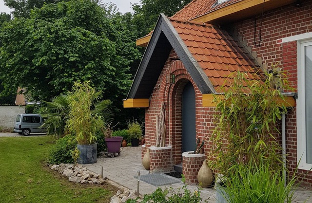 HOUSE/COUNTRY COTTAGES IN FLANDERS