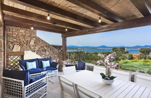 House facing the sea Location Li Cuncheddi/Capo Ceraso, Olbia. Condominium swimming pool