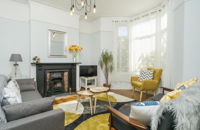 House for Families or Groups near Cardiff City Centre