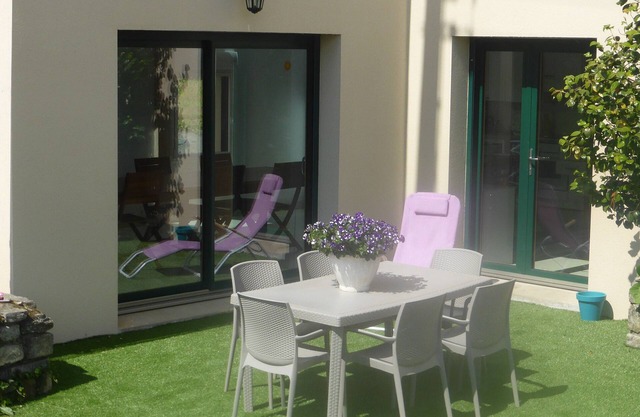 House 'Gite Paradis Des Oiseaux Du Jardin' with private pool, private terrace and private garden