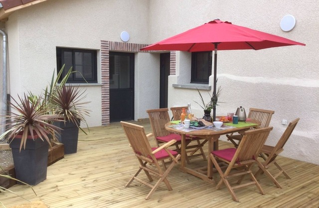 House - Gîte renovated in 2019 for 6 pers. in the village center of Hauterives