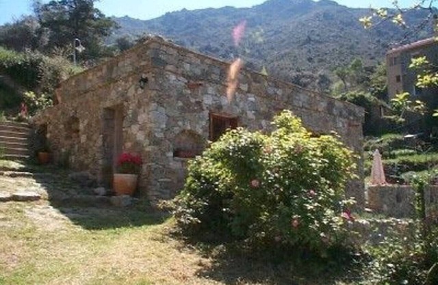 House Guadella Rest under the Pergola