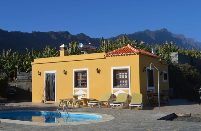 House in a quiet place with beautiful views of the sea and La Caldera de Taburiente