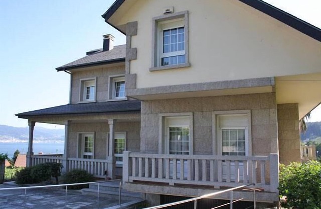 HOUSE IN COMBARRO RIAS BAJAS