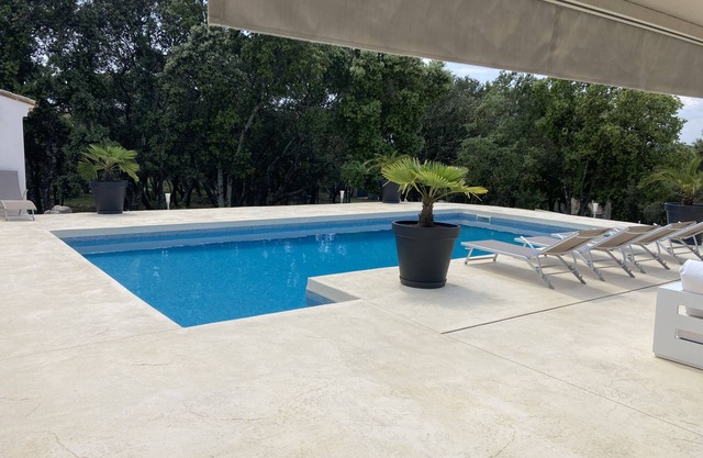 House in garrigue P3