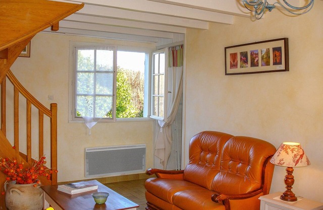 House in green setting, Gartempe coast, close to river, hiking trails.