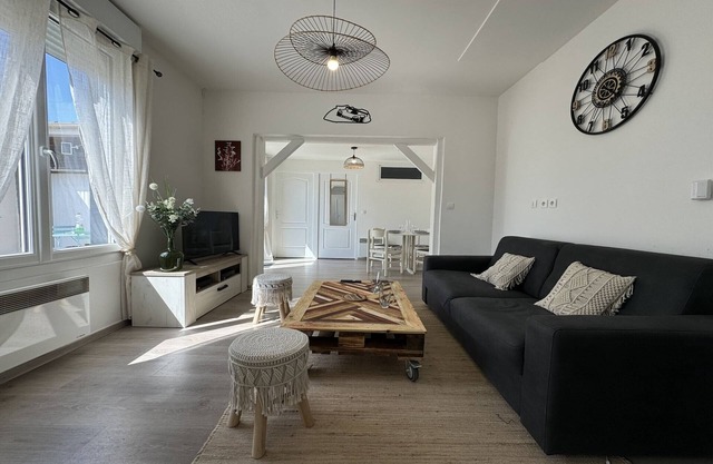 House in Le Mans with Private Courtyard