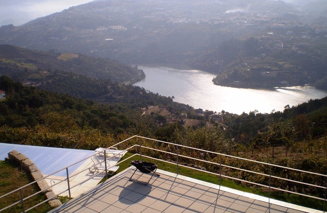 House in organic farm with private pool and stunning views of the Douro River