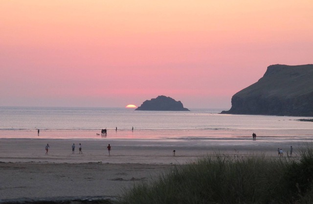 House In Rock with Gardens, Parking, Close to Shops, Walk to Beach