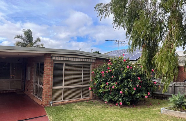 House in Rosebud walking distance to beach, shops and parks