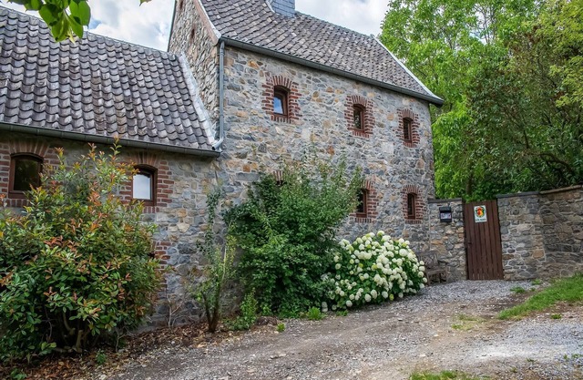 House in Sint Jansrade with Pool