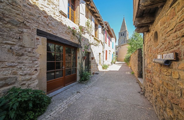HOUSE IN THE HEART OF THE VILLAGE - QUIET -TERRACE