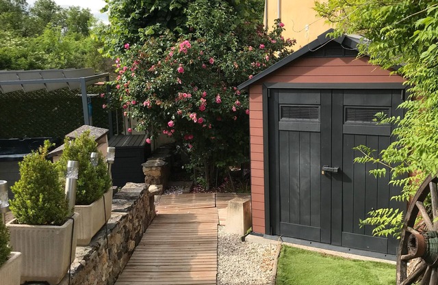 House 'Les Colibris 3 - Spa - 6 People' with Private Terrace, Wi-Fi and Air Conditioning