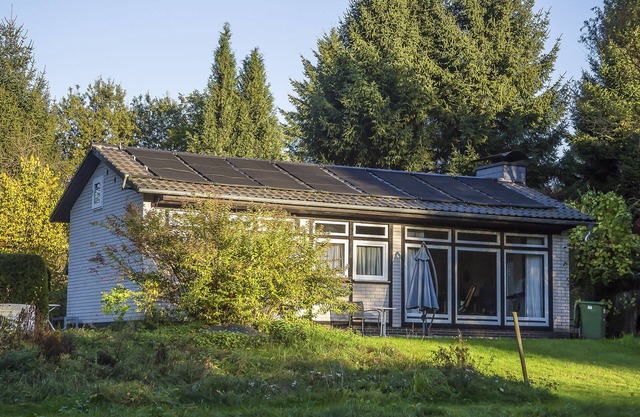 House Milan with saltwater pool, conservatory and fireplace in a large garden