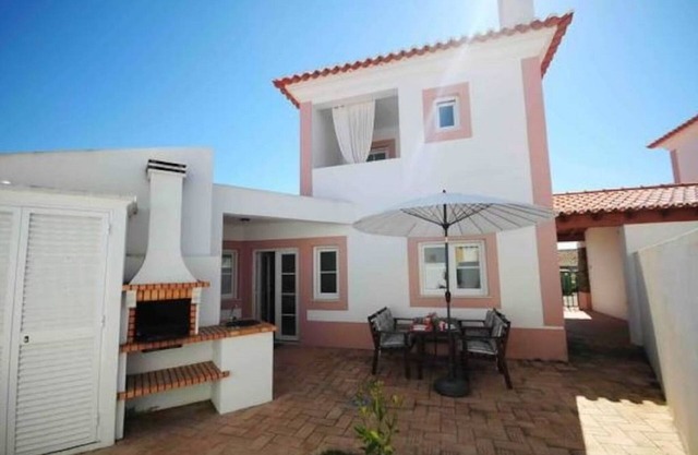 House near Praia do Cavaleiro