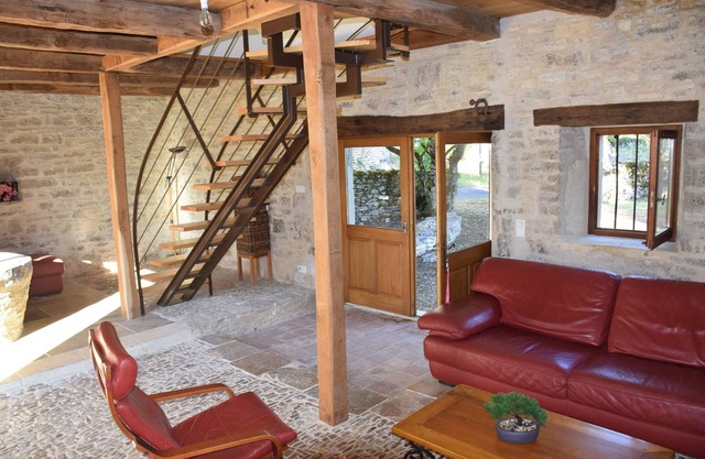 House of Quercy stone bread oven and wine press of the 18th century