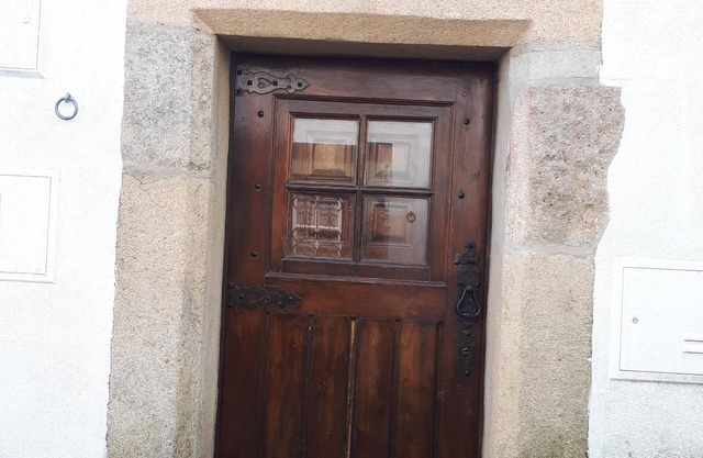 House of the Castle. The experience and the thrill of living within walls.