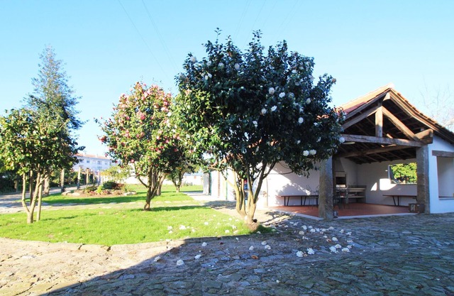 House of the Hedgehogs, Vacation in Ponte de Lima, the oldest town of Portugal!
