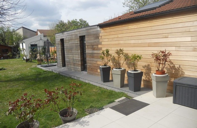 House on fully equipped garden
