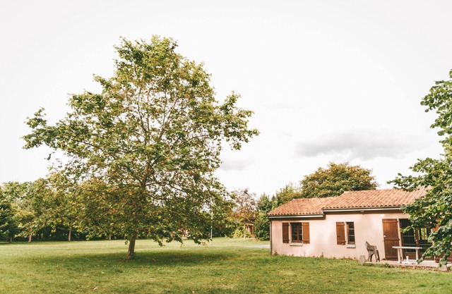 House on the edge of a lake with Leisure Center near Futuroscope