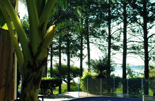 House on the lake, total relaxation with everything you need, 10' from Concordia.
