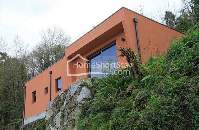 House - River Beach 2 minutes walk