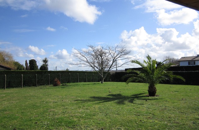 House sleeps 10 Southern Landes 10 minutes from the beaches of Capbreton/Labenne