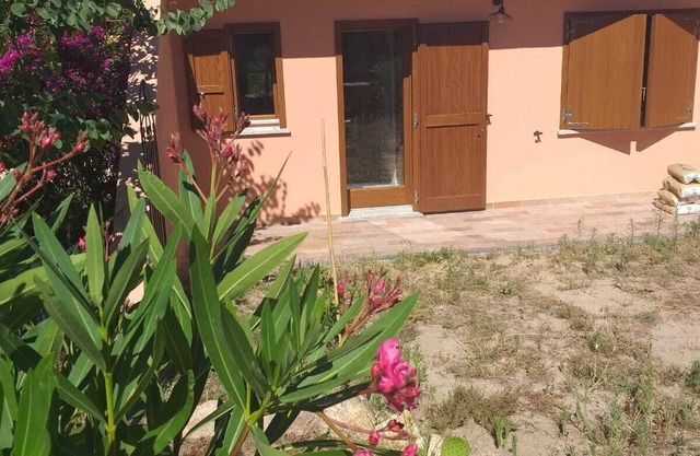 house sleeps 4 Terrace with summer kitchen barbecue