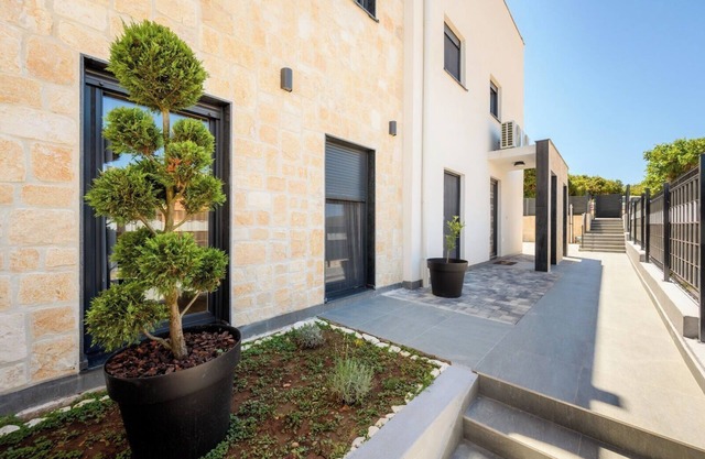 House Villa Zvonimir (120501-K1) - Janjina