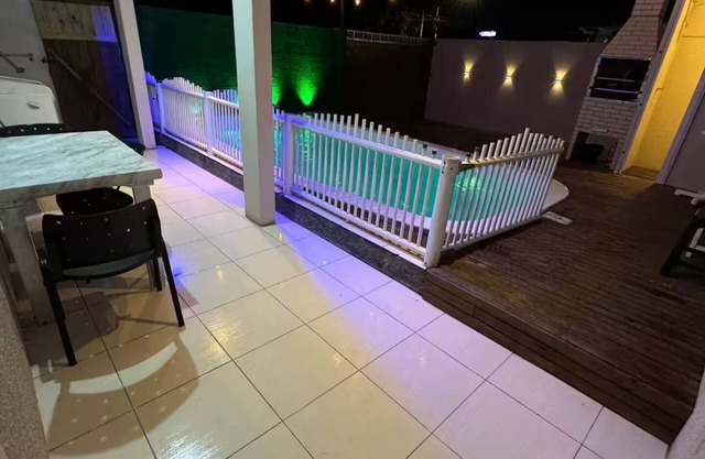 House With Heated Indoor Pool Near The Beach