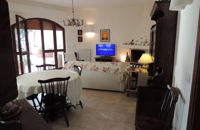 House with garden with 2 bedrooms, 2 bathrooms, 50 meters from Beach