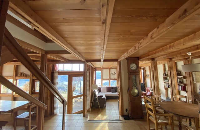 House with breathtaking view of Lake Serre-Ponçon