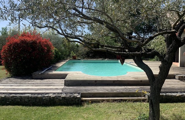 House with calm 140m ² with swimming pool 10x5