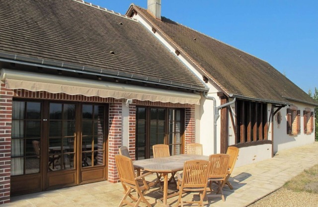 House with private pool on a property with fishing ponds and tennis court