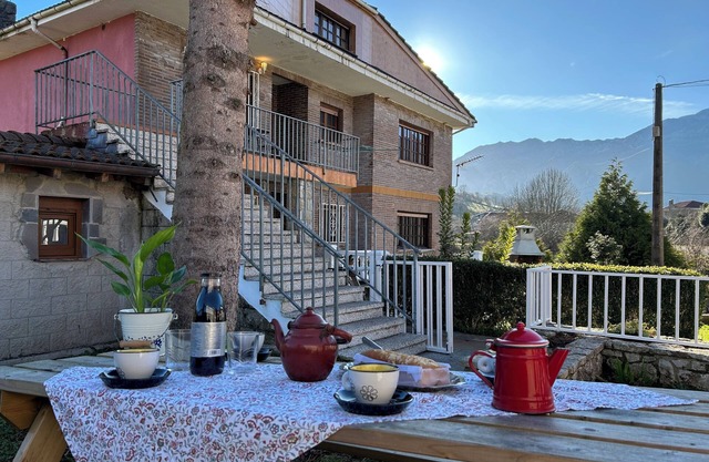 House with garden in Picos de Europa (13 beds)