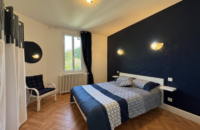 House with garden near canal and Loire, fully equipped, perfect for families
