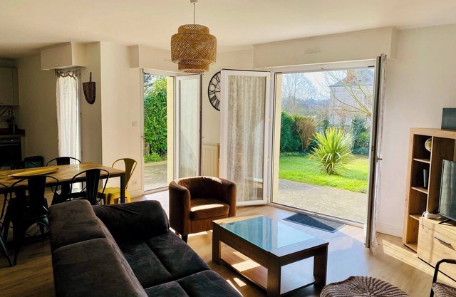 House with garden near the center free parking