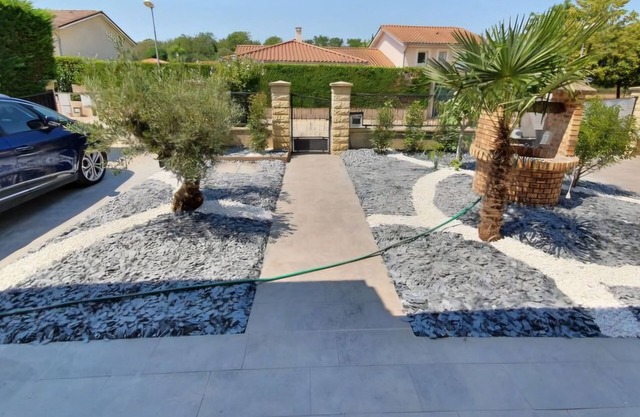 House with heated pool