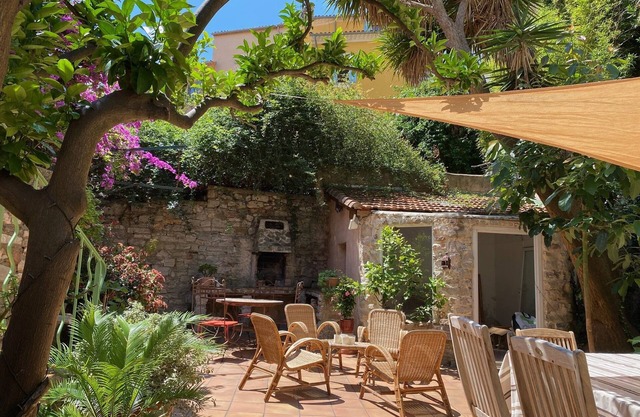 House with large terrace in the heart of the old town of Hyères