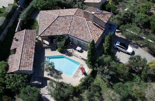 House with panoramic views, heated pool. 4-star national rating.