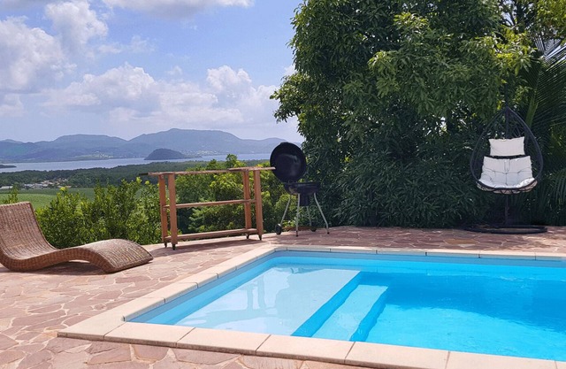 House with pool and garden and superb view of the Bay of Fort-de-France