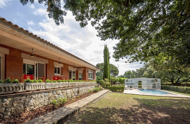 House with pool in Vilobí d'Onyar