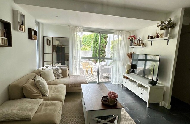 House with pool/garden near pic-saint-loup