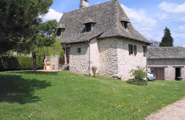 House with pool in the Cantal countryside