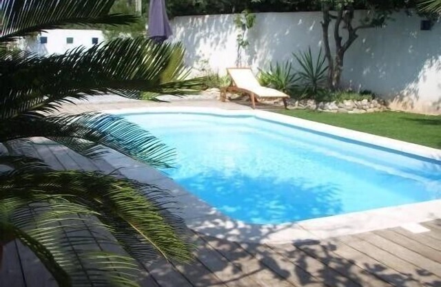 House with swimming pool