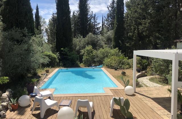 House with swimming pool - In the heart of the garrigue - Close to the sea, Camargue, and early Cévennes