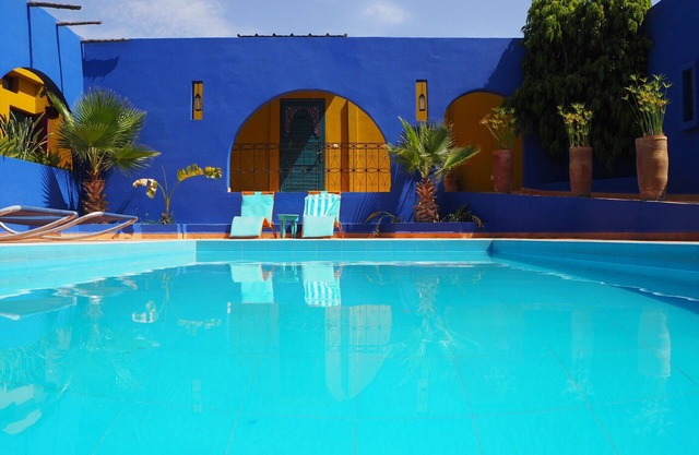 House with swimming pool - 8 people