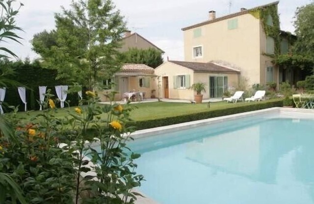 House with terrace garden of 1000m2 - Swimming pool - Downtown Orange - 2 people