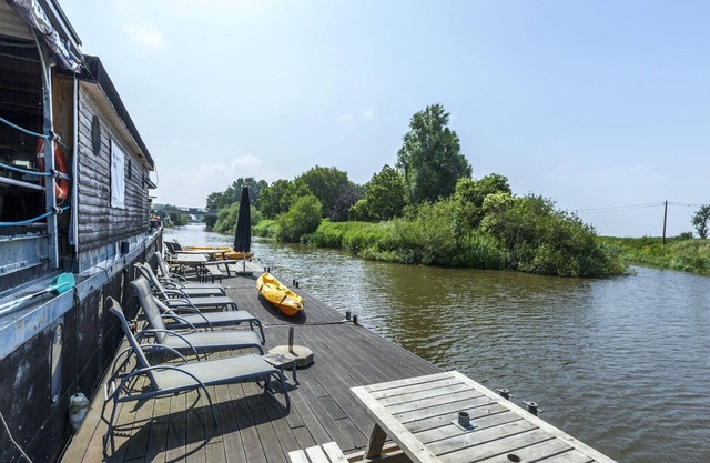 Houseboat in Merkem with Lake Views
